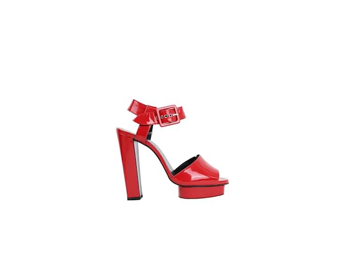 Hermès Leather Heels Red  ref.1243142