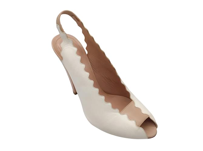 Chloé Cloe Blanco / Zapatos de tacón de cuero con tira trasera y peep toe festoneados en beige  ref.1243181