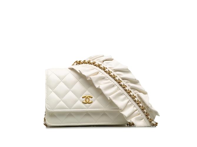 Wallet On Chain Carteira Chanel Romance de pele de cordeiro branca em bolsa crossbody com corrente Branco Couro  ref.1243312