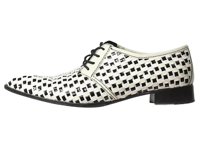 Miu Miu Zapatos entrelazados blancos - talla UE 36.5 Cuero  ref.1244520