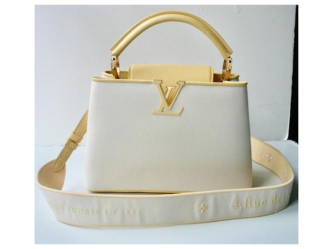 LOUIS VUITTON Capucines BB bag in leather M59873 With shoulder strap. Cream Cloth  ref.1244537