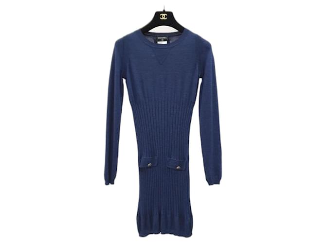Vestido de punto de manga larga en azul marino de Chanel. Lana  ref.1245014