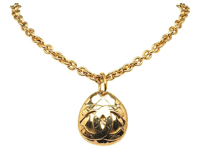 Chanel Gold CC Quilted Pendant Necklace Golden Metal Gold-plated  ref.1245494