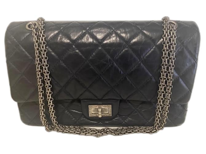 Chanel 2.55 inches Navy blue Leather  ref.1245630