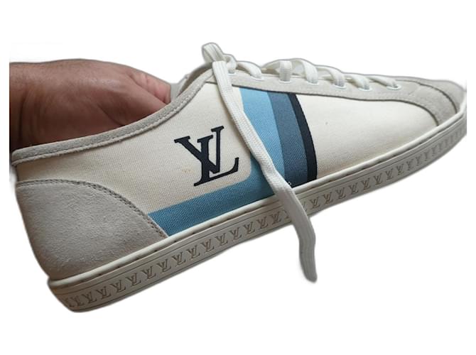 Louis Vuitton sneakers size 7.5 ITALIAN, 42.5 EUROPE, with box. White Cloth  ref.1245647