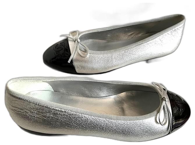 Chanel Ballet flats Black Silvery Ostrich leather  ref.1246795