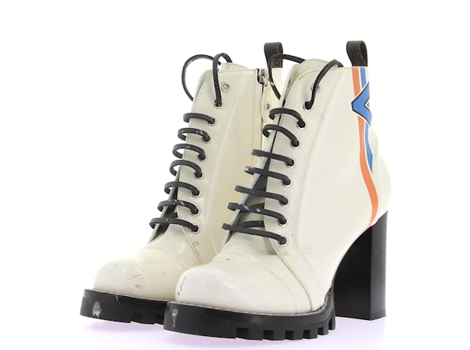 LOUIS VUITTON  Ankle boots T.eu 40 leather Cream  ref.1246473