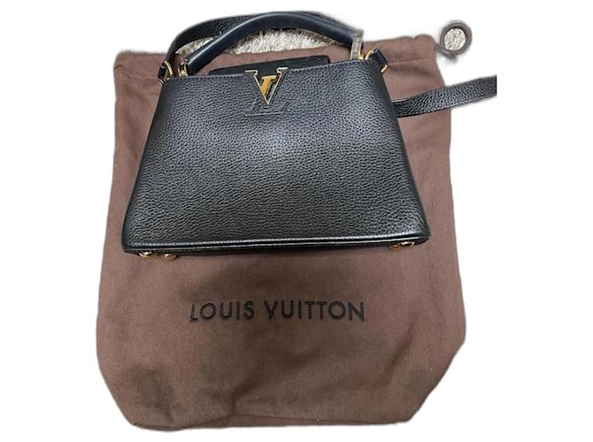Bolsa Louis Vuitton Capucines BB preta Preto Couro  ref.1247747