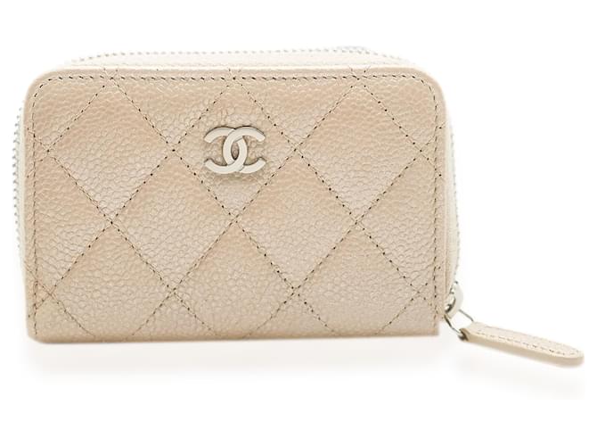 Portamonete Chanel con cerniera in caviale trapuntato metallizzato oro Oro bianco  ref.1247784