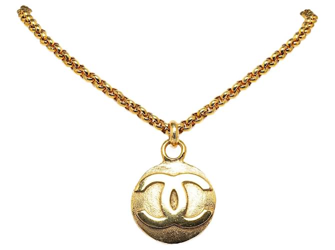 Chanel Gold CC Round Pendant Necklace Golden Metal Gold-plated  ref.1248020