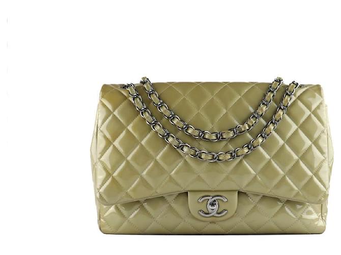 CHANEL Handbags Timeless/classique Green Leather  ref.1248284