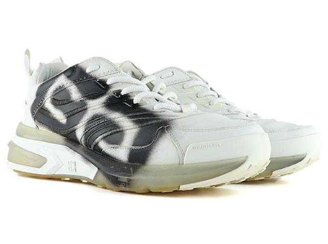 Givenchy trainers White Leather  ref.1248581