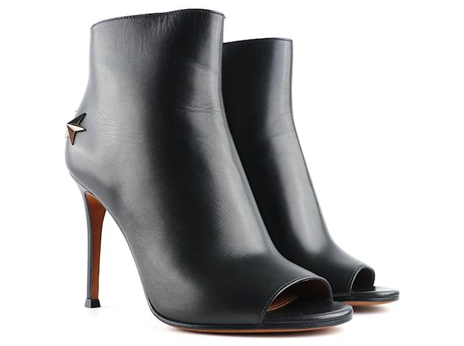 Givenchy boots Black Leather  ref.1248667