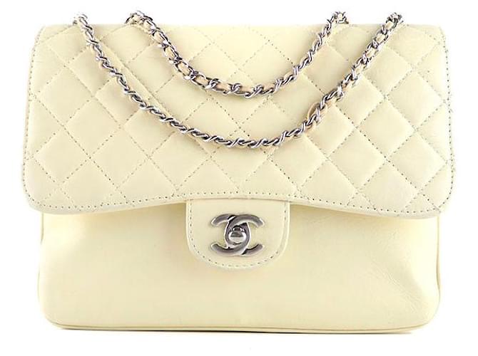 CHANEL Handbags Timeless/classique White Leather  ref.1248705