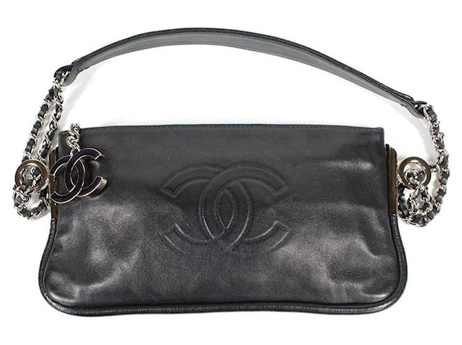 Chanel Clutch bags Black Leather  ref.1249178