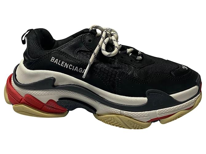 Balenciaga Triple S Lace Up Sneakers in Black Leather  ref.1249622