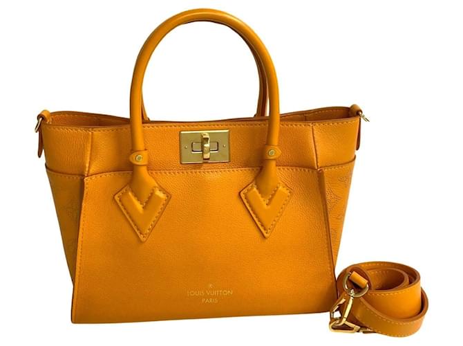 Louis Vuitton On My side Yellow Leather  ref.1249993