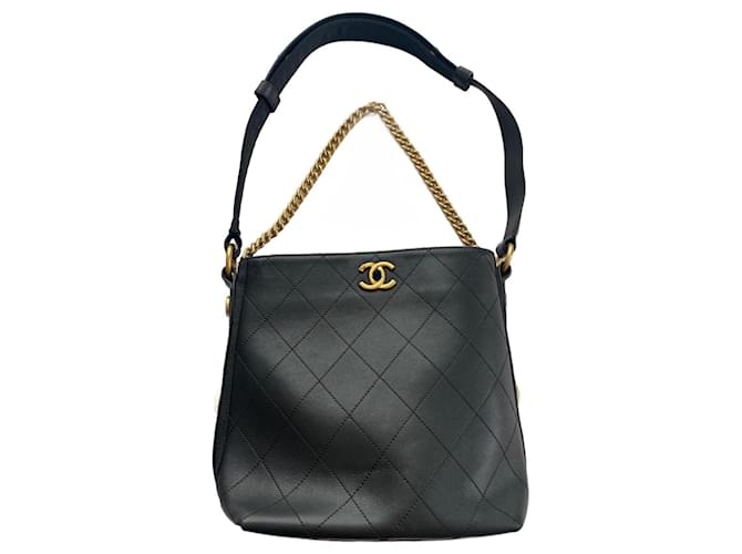 Chanel Tasche "HOBO" Schwarz Leder  ref.1250025