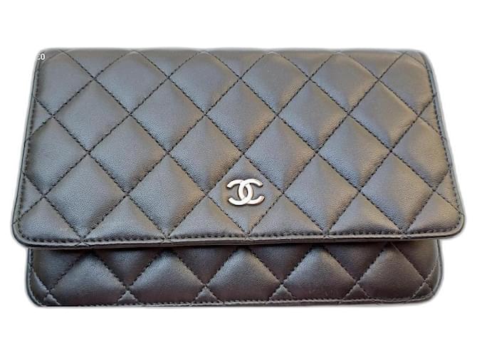 Chanel Borgonha Preto Black Leather  ref.1251271