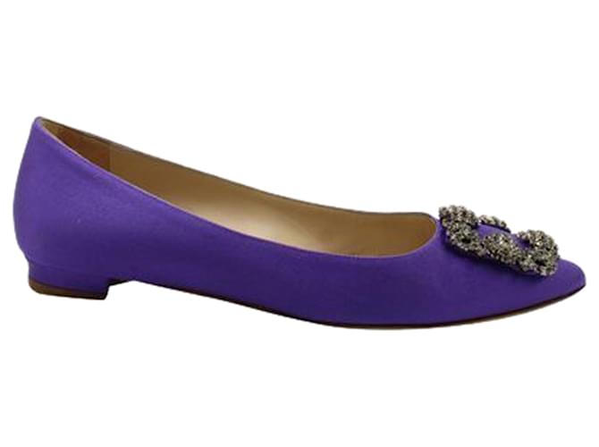Manolo Blahnik Zapatos planos de punta satinada de color morado con adornos plateados Púrpura Cuero  ref.1251297