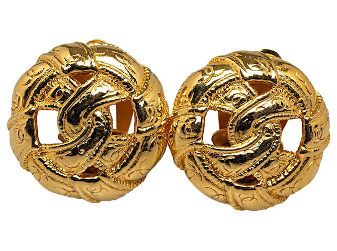 Chanel Gold CC Clip On Earrings Golden Metal Gold-plated  ref.1251731