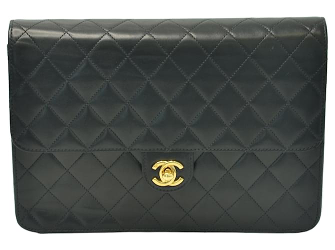 Chanel Black Medium Classic Sinlge  Flap Bag Leather  ref.1252339