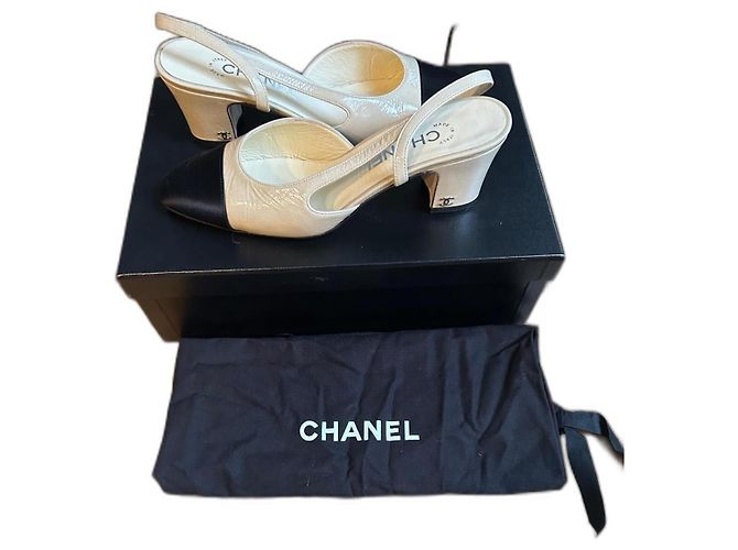 Slingback CHANEL Preto Bege