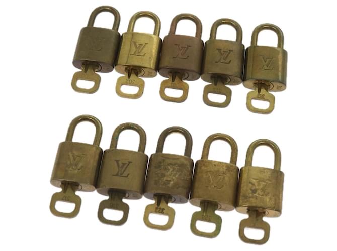 cadenas Louis Vuitton 10définir un cadenas doré LV Auth ep3232 Métal  ref.1252801