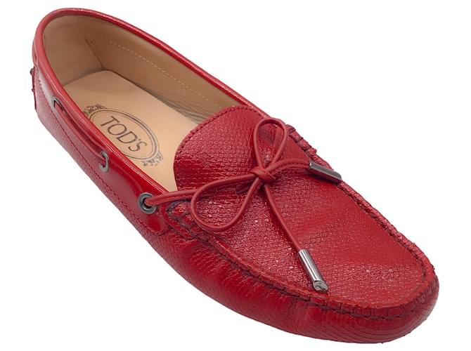 Autre Marque Chaussures plates en cuir verni grainé rouge Tod's / Loafers Cuir vernis  ref.1253007