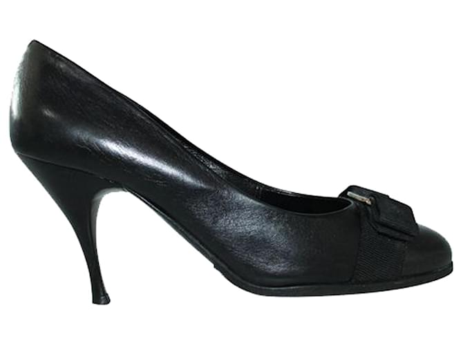 Salvatore Ferragamo Round Toe Heels with Bow Black Leather  ref.1253536