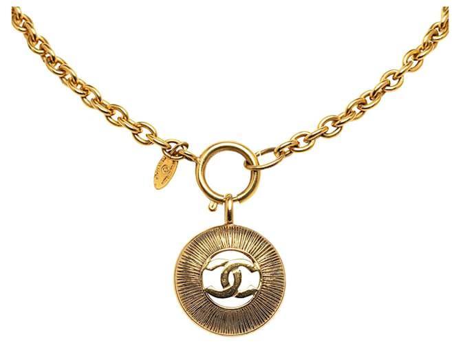 Colar de Pingente Chanel Gold CC Dourado Metal Banhado a ouro  ref.1253760