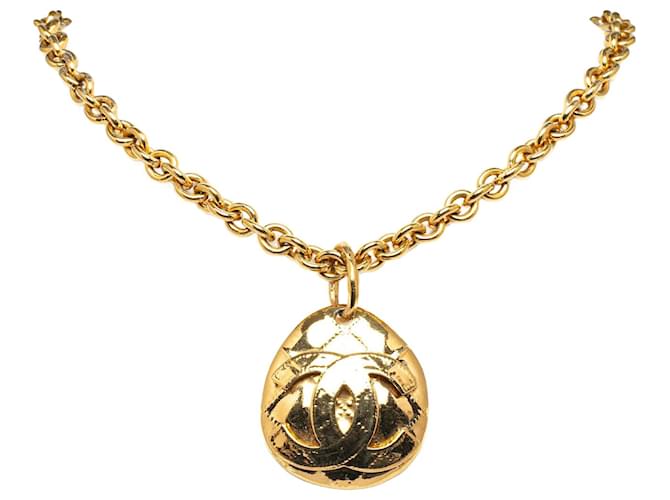 Gold Chanel CC Quilted Pendant Necklace Golden Yellow gold  ref.1256023
