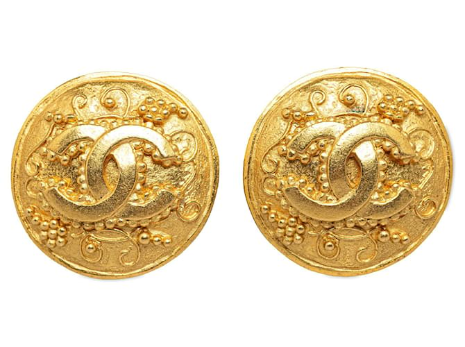 Gold Chanel CC Clip On Earrings Golden Gold-plated  ref.1256083