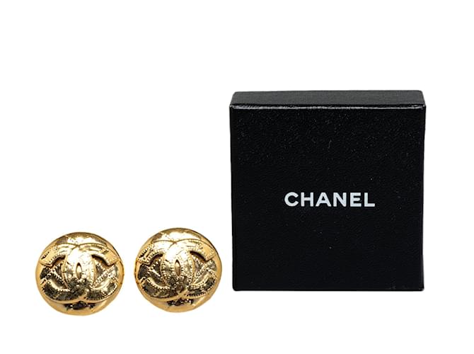 Chanel Gold CC Clip On Earrings Golden Metal Gold-plated  ref.1256377