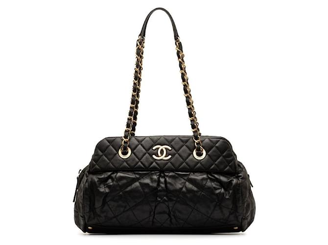 Chanel Gesteppte Bowlingtasche mit Kette „CC“ Leder  ref.1257967