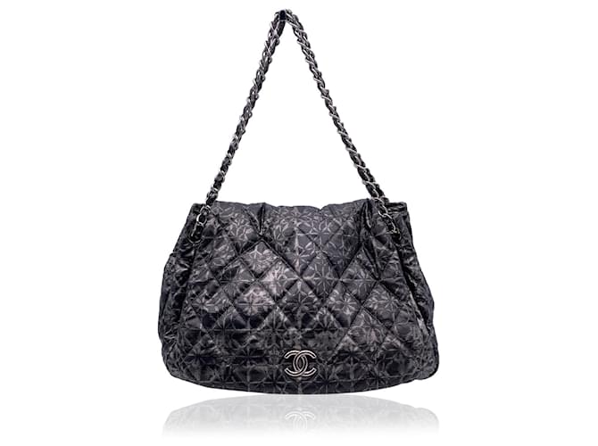 Chanel Shoulder Bag Rock in Moskau Grau Leinwand  ref.1258489