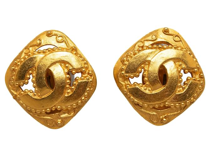 Chanel earrings Golden Metal  ref.1258787