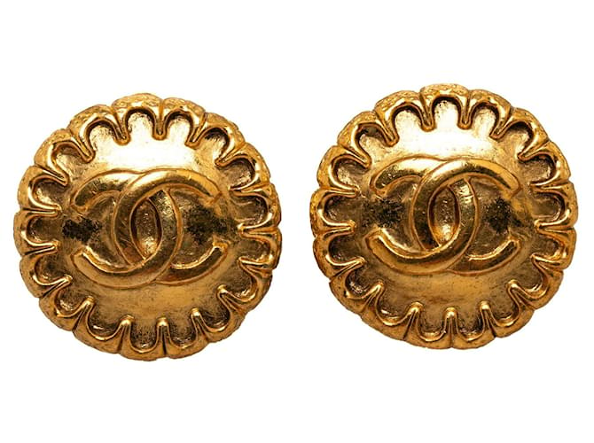 Chanel earrings Golden Metal  ref.1258791