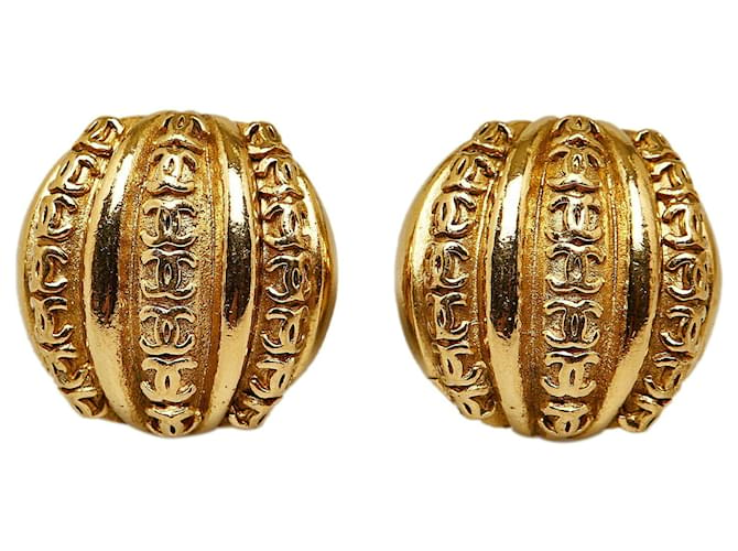 Chanel earrings Golden Metal  ref.1258901