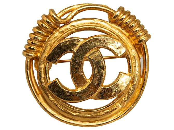 CHANEL Pins & brooches Golden Metal  ref.1258930