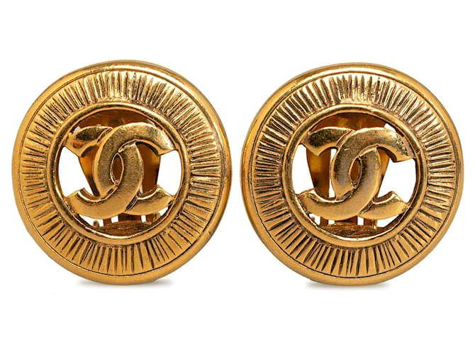 Chanel earrings Golden Metal  ref.1258932