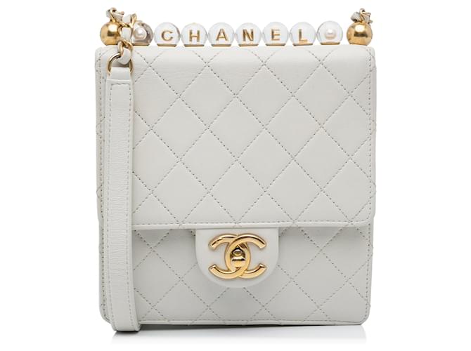 CHANEL Handbags Other White Leather  ref.1258942