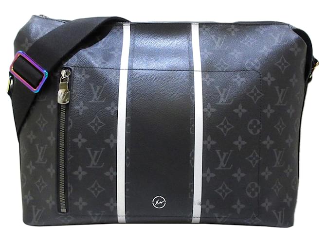 LOUIS VUITTON Bags Other Black Cloth  ref.1259006