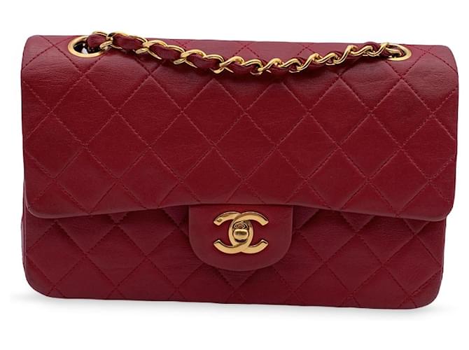 Timeless Chanel Umhängetasche Vintage Zeitlos/klassisch Rot Leder  ref.1259127