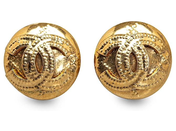 Chanel earrings Golden Metal  ref.1259419