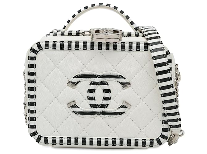 Vanity CHANEL Handbags White Leather  ref.1259439