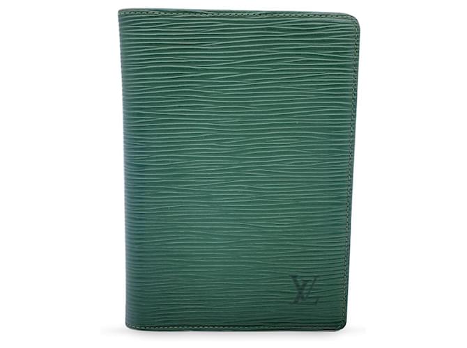 Carteira Louis Vuitton Verde Couro  ref.1259553