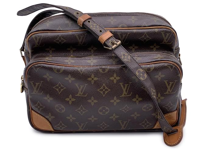 Louis Vuitton Nil Messenger Bag aus Canvas im Vintage-Monogramm-Design, Größe M45244 Braun Leinwand  ref.1260068