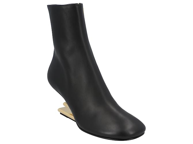 Fendi First - Black leather boots with medium heel  ref.1260273