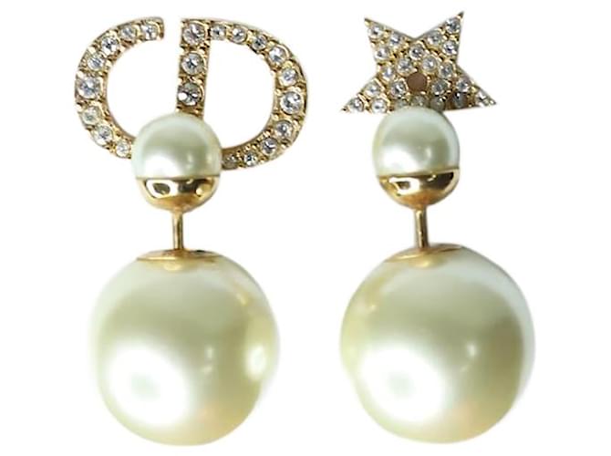 Christian Dior Pendientes tribales de perlas forrados en oro - talla Dorado  ref.1260287